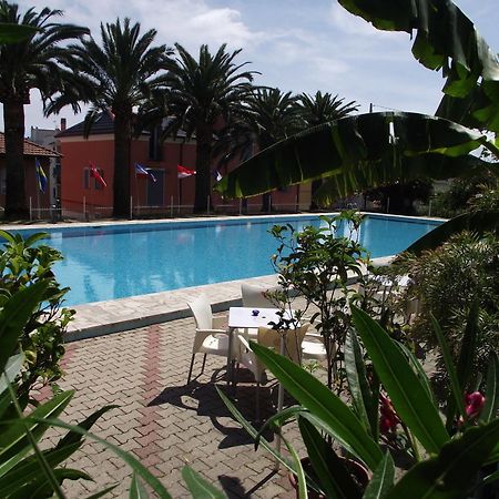Riviera Apartments Pietra Ligure Exterior photo